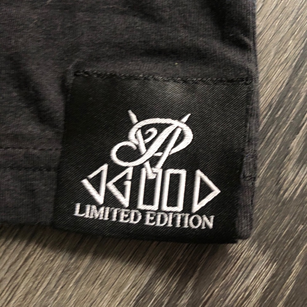 Peril threads Graphic tee - Picture 5 of 5